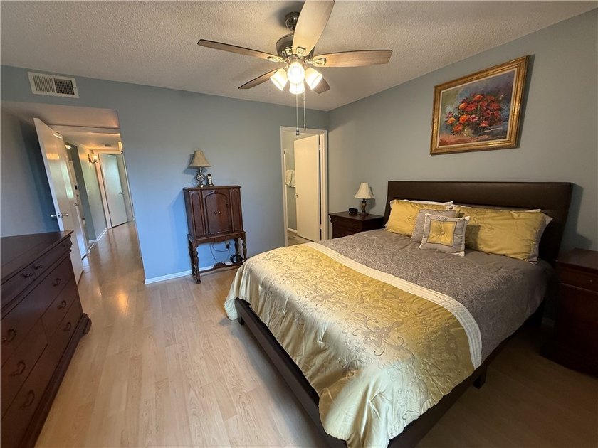 Active Vista Royale Condo 55+ senior community with 4 clubhouses - photo 9