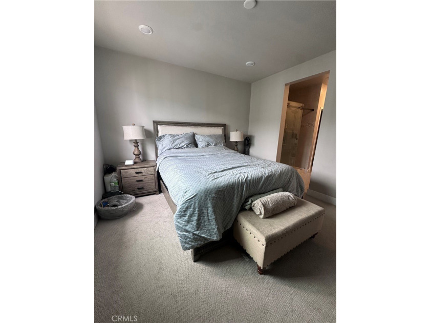 Beautiful newer construction, just 2 years old, featuring all - photo 10