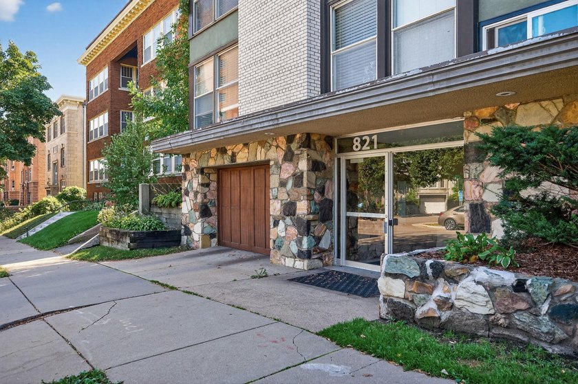 Just blocks from Lake of the Isles, Uptown, and Downtown - photo 22