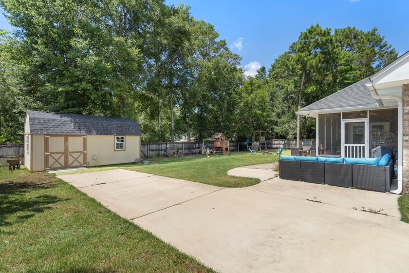 Welcome to Rocky Bayou Estates! This 3-bedroom, 2.5-bathroom - photo 36