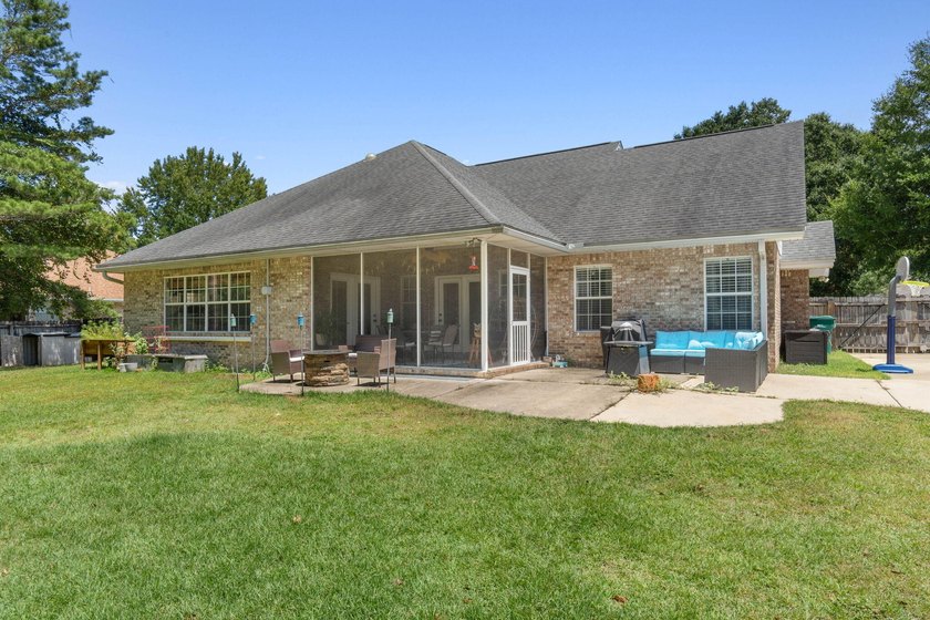 Welcome to Rocky Bayou Estates! This 3-bedroom, 2.5-bathroom - photo 37