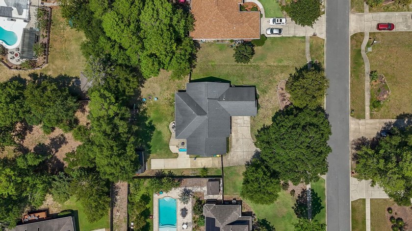Welcome to Rocky Bayou Estates! This 3-bedroom, 2.5-bathroom - photo 42