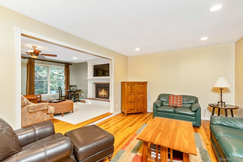 Welcome to this meticulously maintained Colonial, lovingly cared - photo 12