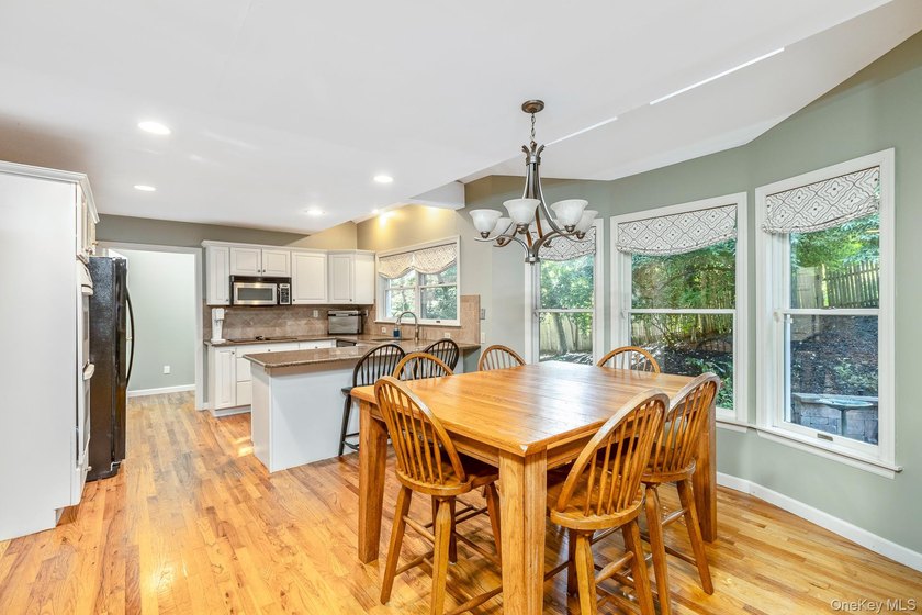 Welcome to this meticulously maintained Colonial, lovingly cared - photo 17