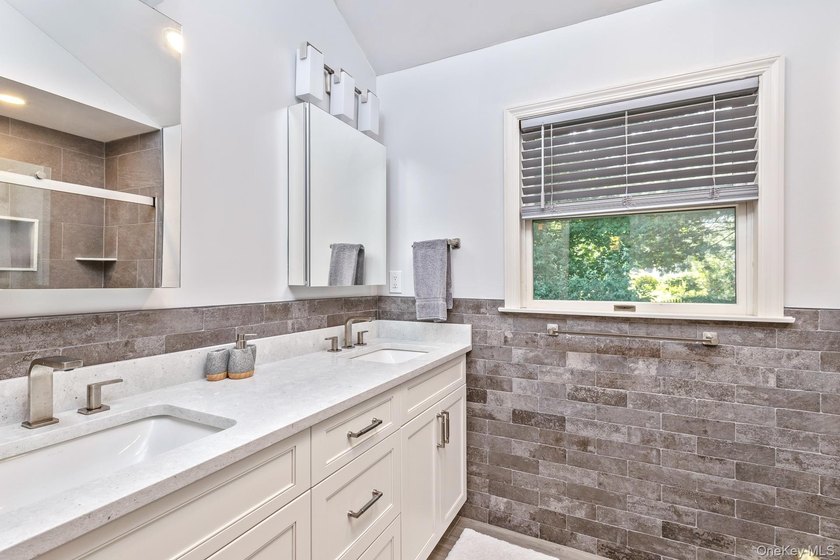 Welcome to this meticulously maintained Colonial, lovingly cared - photo 29