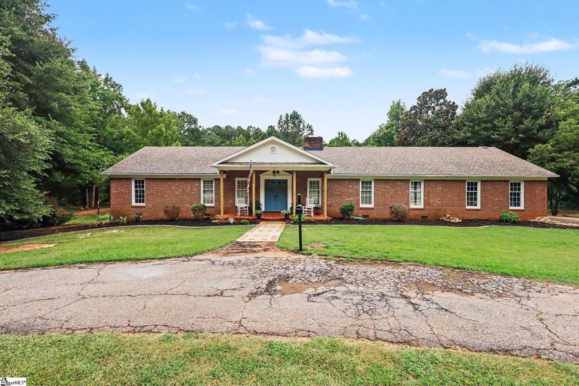 Escape to peaceful country living at 440 Bowen Rd., where - photo 3
