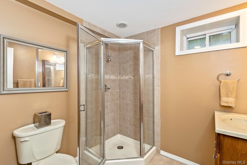 Welcome to this meticulously maintained Colonial, lovingly cared - photo 38