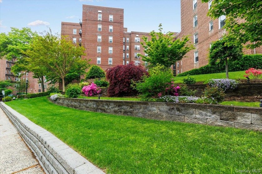 Welcome to this beautifully updated one bedroom residence at - photo 2