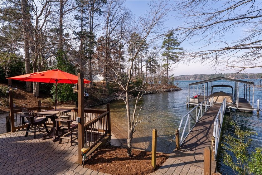 Lake Keowee Retreat with Blue Ridge Mountain Views SOLD - photo 4