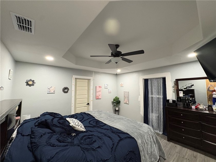 Welcome home to this inviting 3-bedroom, 2-bath residence - photo 13