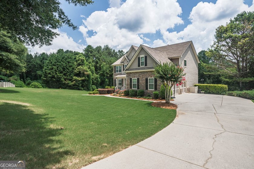 Stunning 5 bedroom, 4 bath home in the sought-after Loganville - photo 3