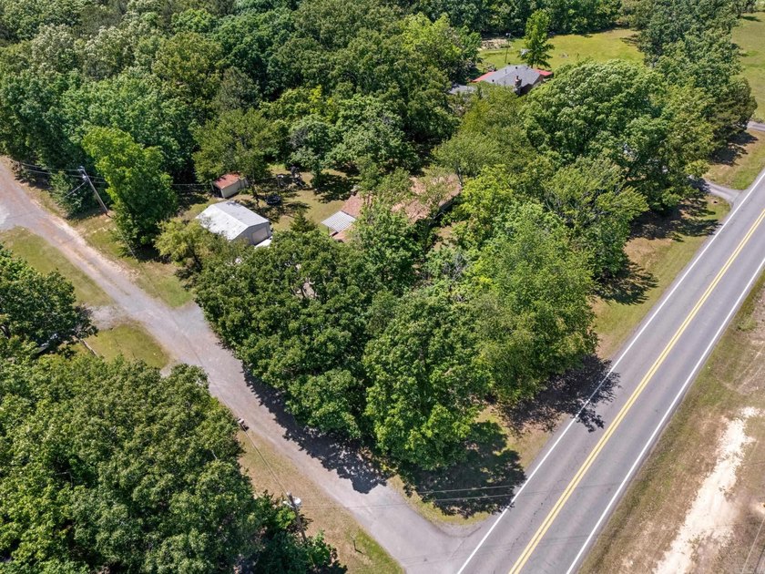 Discover your perfect retreat in this charming 2,058 square foot - photo 42