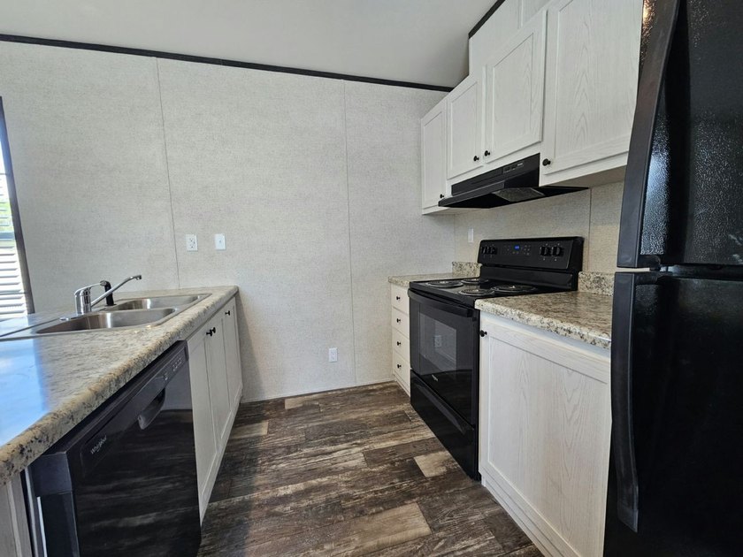 What's better than an apartment? Renting a home at Eagle Estates - photo 3