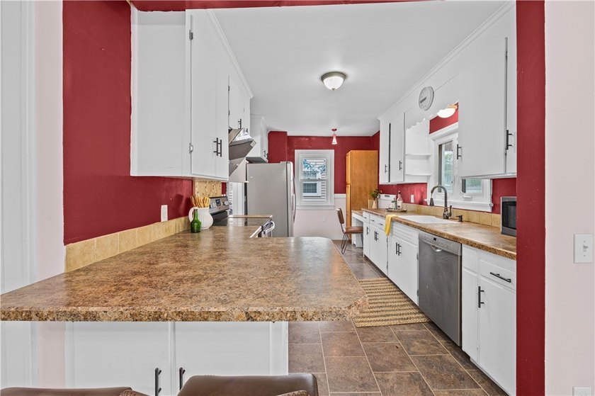 Welcome to this charming and beautifully maintained home located - photo 14