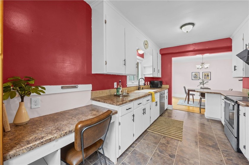 Welcome to this charming and beautifully maintained home located - photo 16