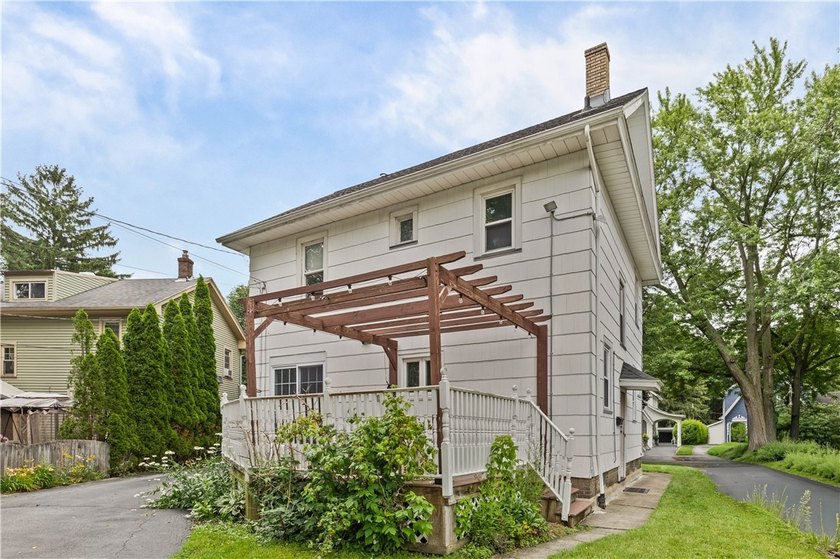 Welcome to this charming and beautifully maintained home located - photo 40