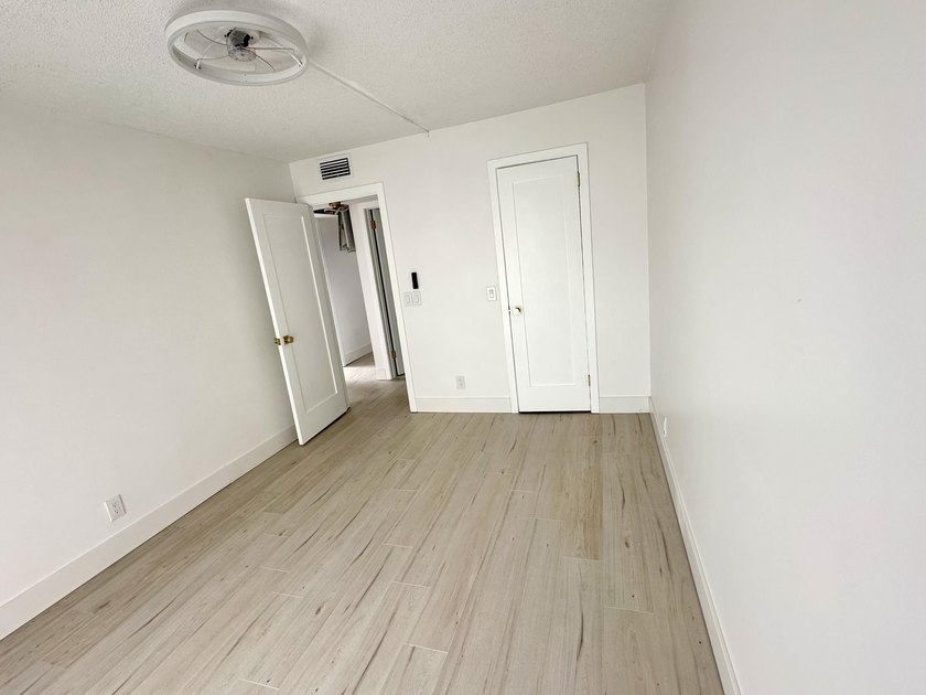 Spectacular &amp; Move-in Ready First floor corner unit in 55+ - photo 17