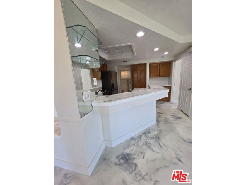 Located in the highly desirable area of Camarillo Springs, known - photo 15