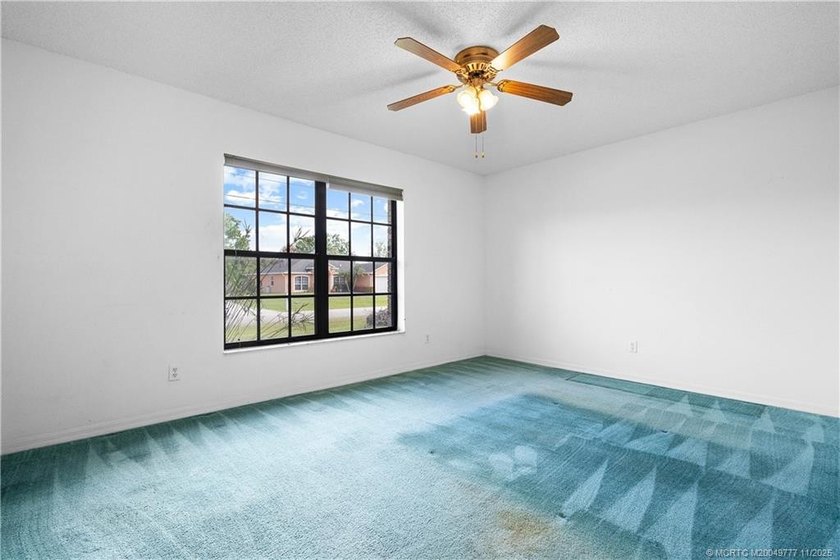 This is it ! Your WARM &amp; SUNNY Florida homes. Store your shovels - photo 18