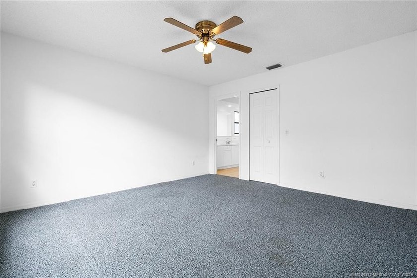 This is it ! Your WARM &amp; SUNNY Florida homes. Store your shovels - photo 23