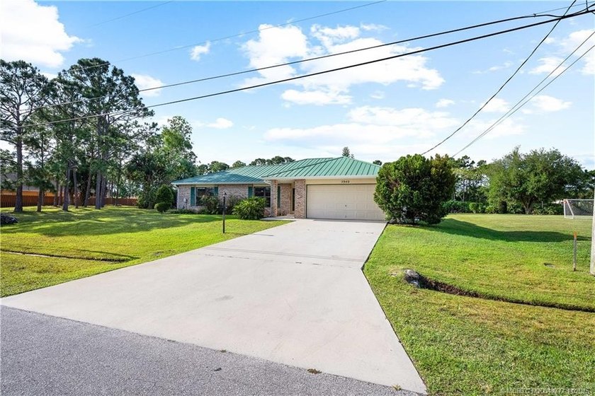 This is it ! Your WARM &amp; SUNNY Florida homes. Store your shovels - photo 31