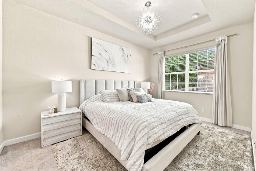 Welcome to this beautifully updated 4-bedroom, 3.5-bath home in - photo 13