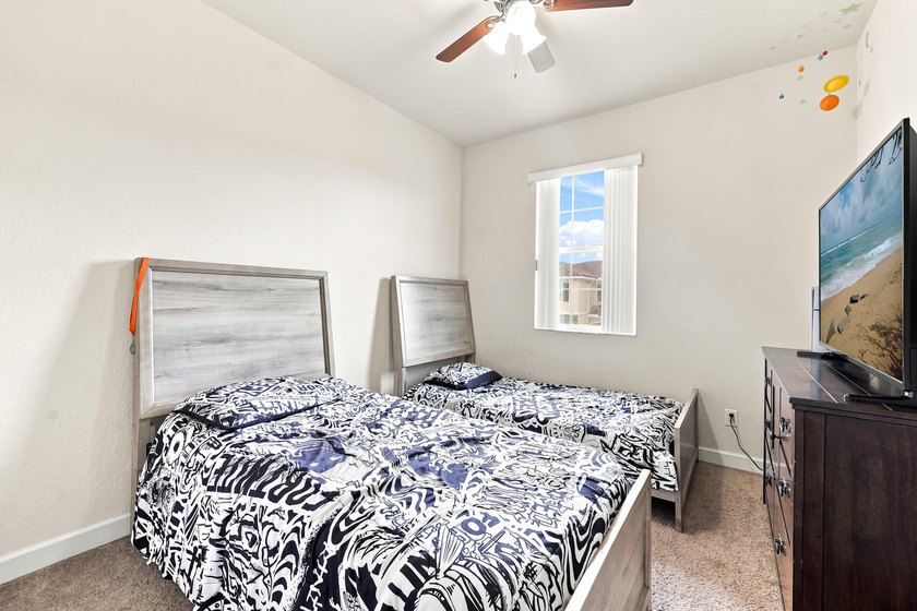 Welcome to this beautifully updated 4-bedroom, 3.5-bath home in - photo 16