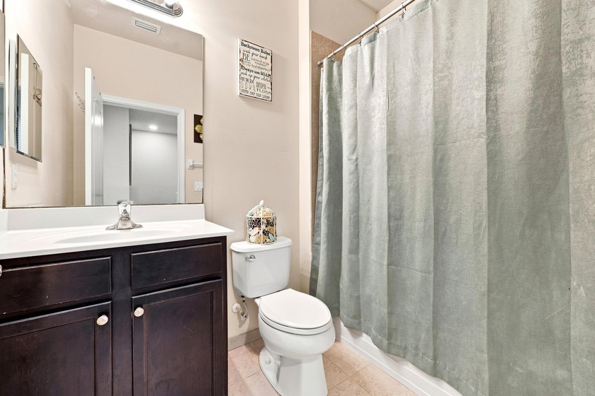 Welcome to this beautifully updated 4-bedroom, 3.5-bath home in - photo 17