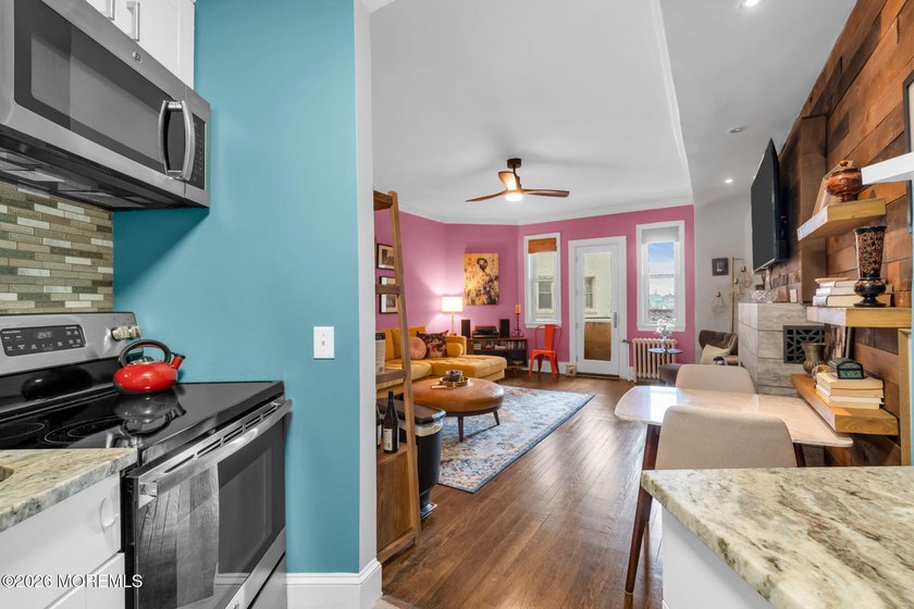 Seller will pay 1st 6 months of condo fees! This beautifully - photo 22