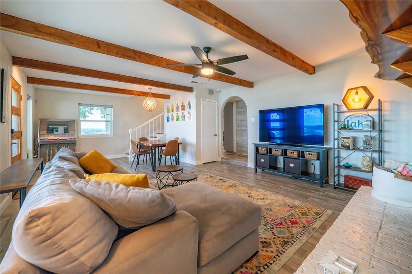 A Rare Lakefront Retreat on Lake Worth, 20 MIN. NW of Down Town - photo 13