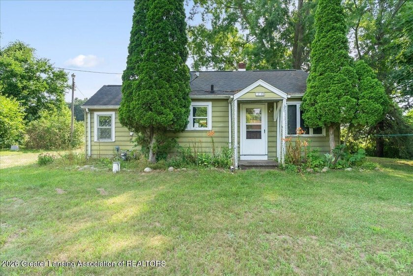 Welcome to 14133 North Ave in Bellevue, a truly - photo 4
