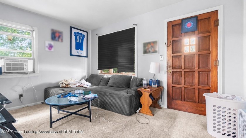 Welcome to 14133 North Ave in Bellevue, a truly - photo 6