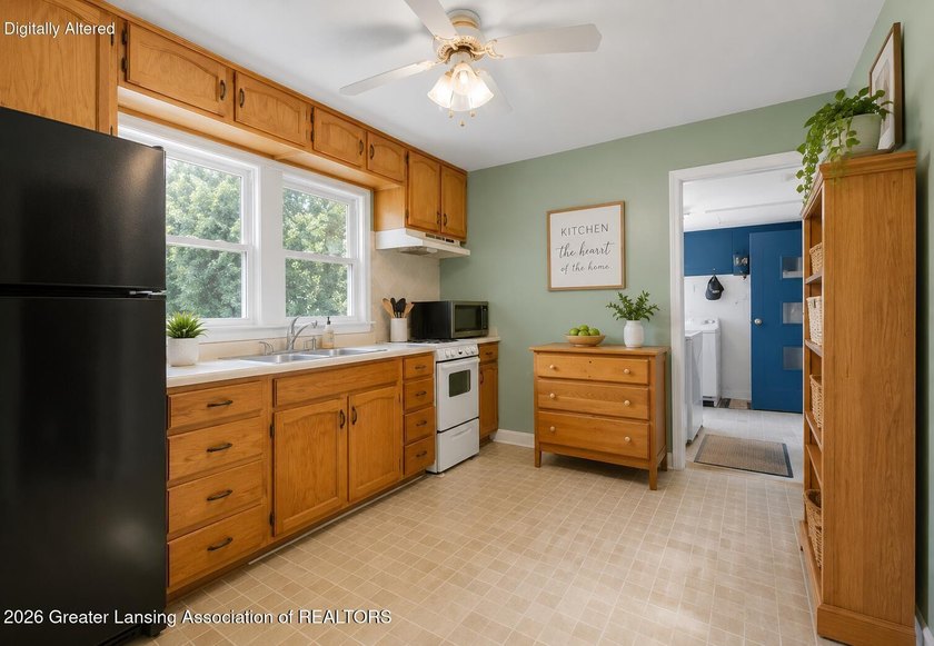 Welcome to 14133 North Ave in Bellevue, a truly - photo 8