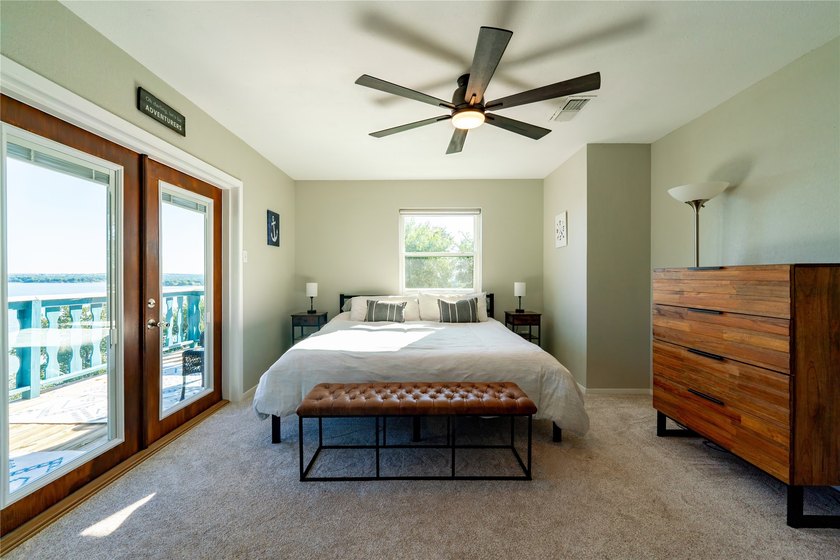 A Rare Lakefront Retreat on Lake Worth, 20 MIN. NW of Down Town - photo 20