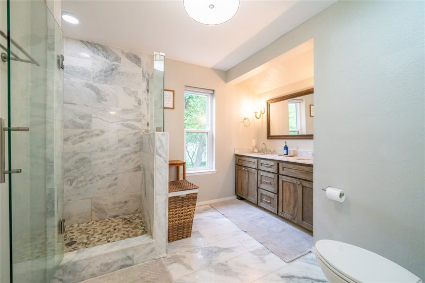 A Rare Lakefront Retreat on Lake Worth, 20 MIN. NW of Down Town - photo 22