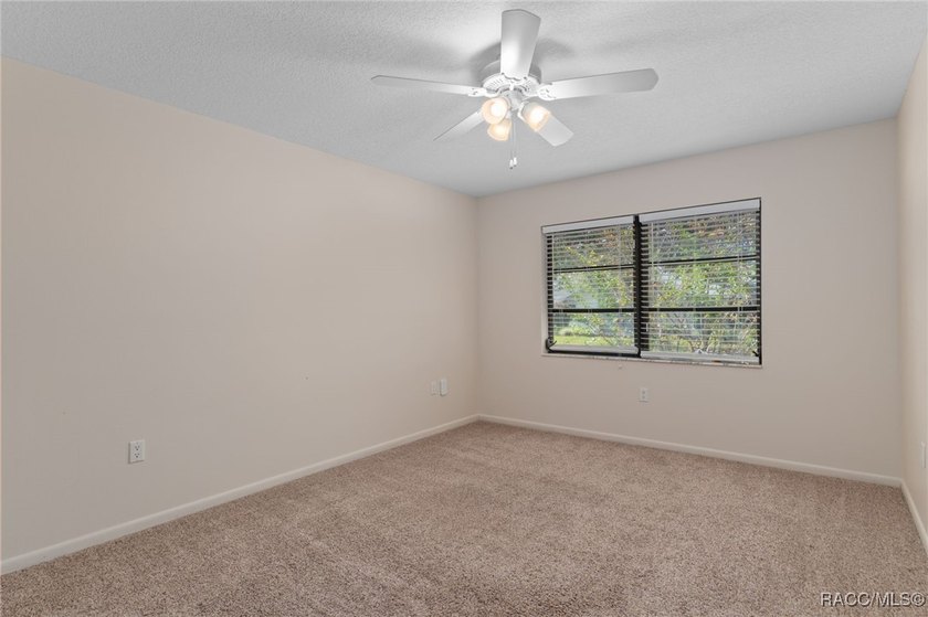 Welcoming 3 bedroom, 2 bath home in the Oakleaf Villas Community - photo 23