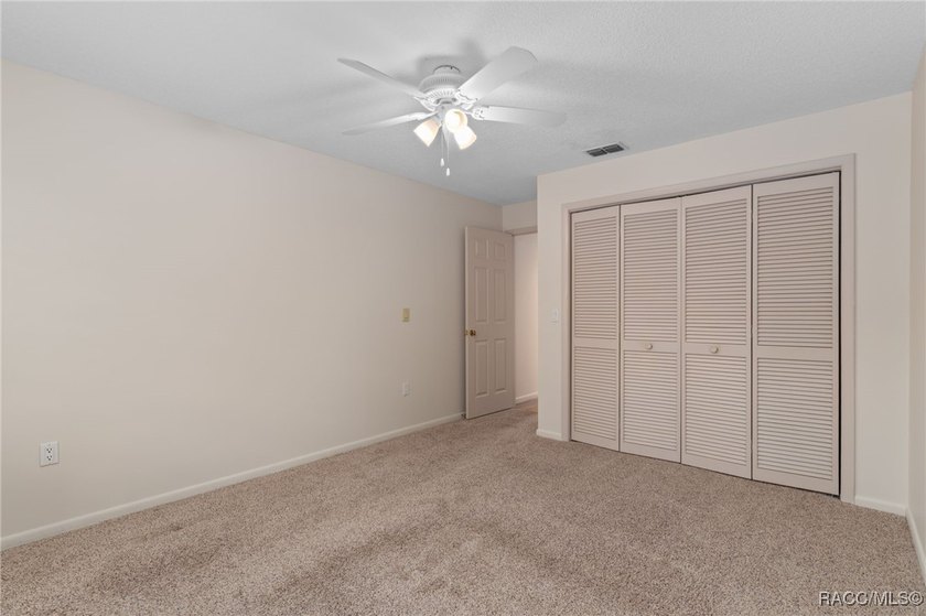 Welcoming 3 bedroom, 2 bath home in the Oakleaf Villas Community - photo 24