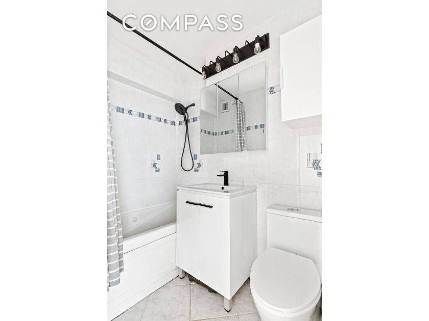 SPACIOUS ONE BEDROOM + HOME OFFICE WITH EXPANSIVE OPEN VIEWS - photo 8