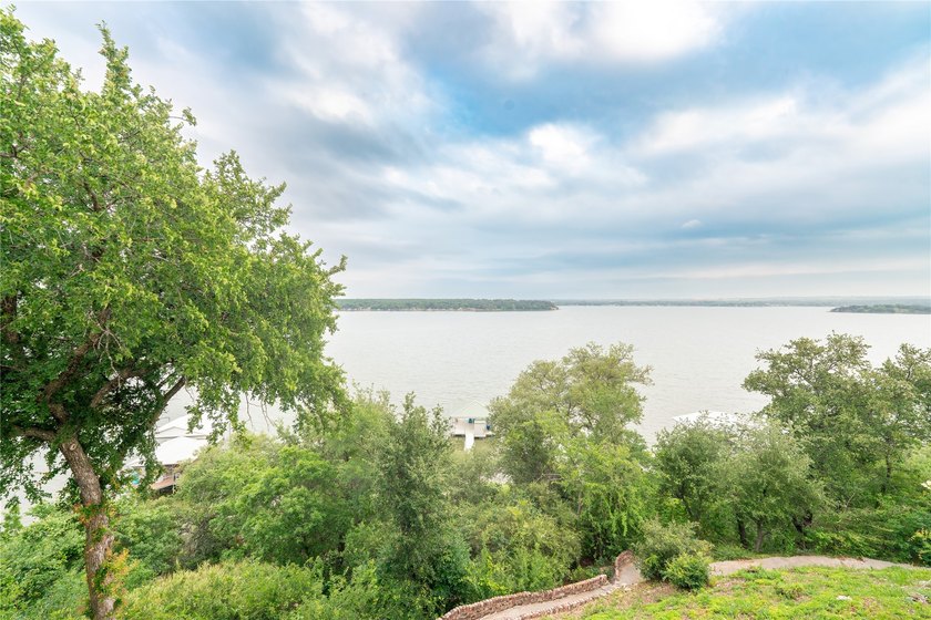 A Rare Lakefront Retreat on Lake Worth, 20 MIN. NW of Down Town - photo 32