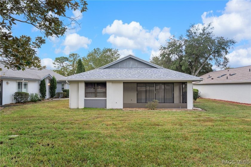 Welcoming 3 bedroom, 2 bath home in the Oakleaf Villas Community - photo 32