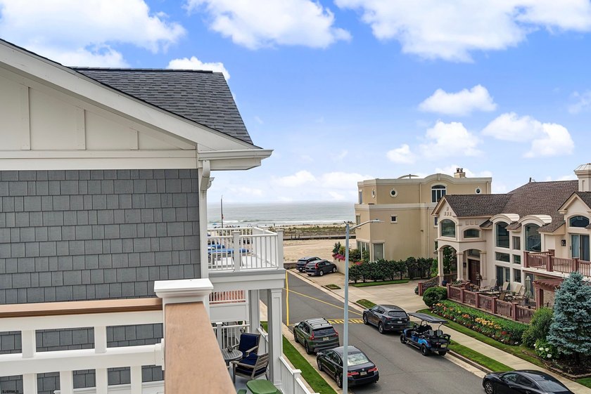 JUST FOUR HOMES FROM THE BEACH! Welcome to one of the most - photo 46
