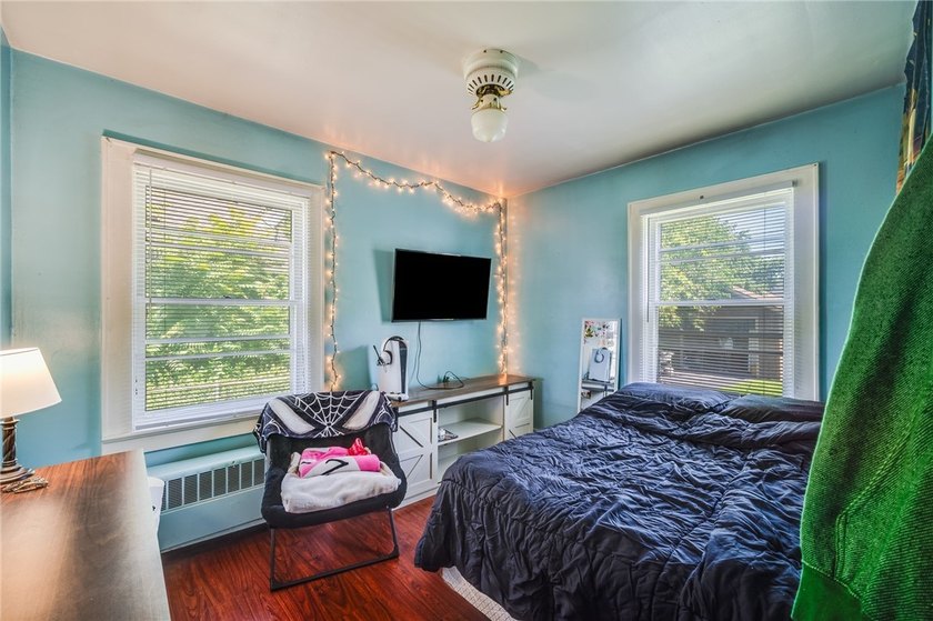 Welcome home to this charming 4-bedroom bungalow, where comfort - photo 10