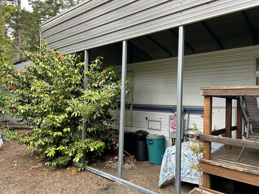 Cozy and well-loved travel trailer in Coast Villagee enjoy all - photo 3