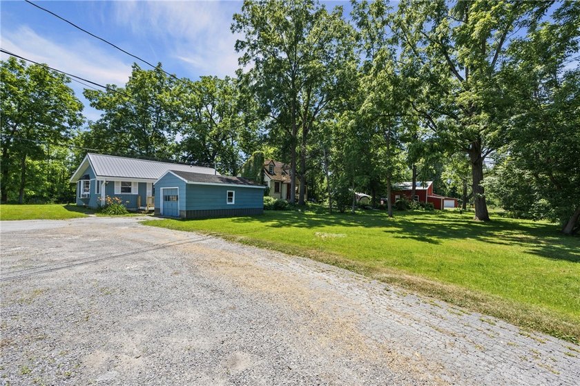 WATERFRONT OPPORTUNITIES LIKE THIS DON'T COME AROUND OFTEN! - photo 2