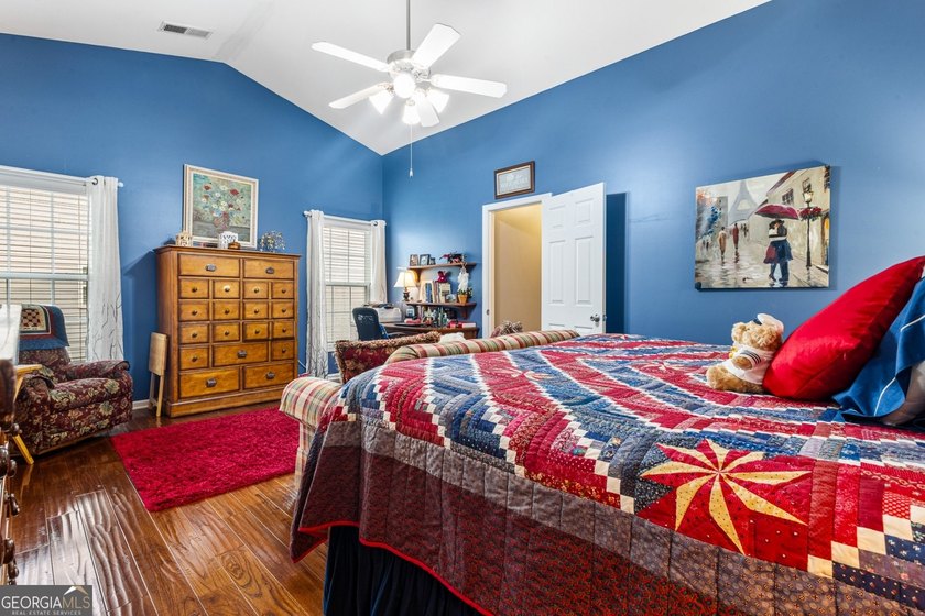 Welcome to a rare ranch-on-a-finished-basement retreat nestled - photo 13