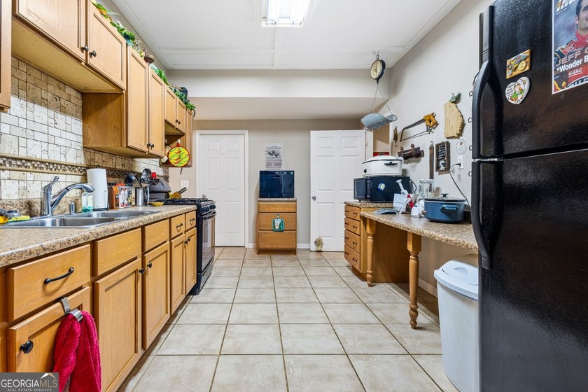 Welcome to a rare ranch-on-a-finished-basement retreat nestled - photo 25