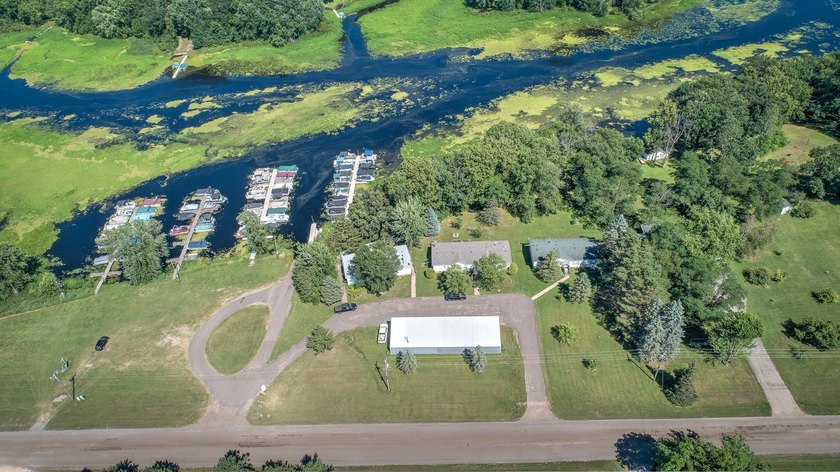 Enjoy low-maintenance living and endless recreational - photo 37