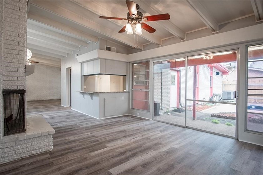 Located in the East Cliff area of Portland, Texas, this - photo 16