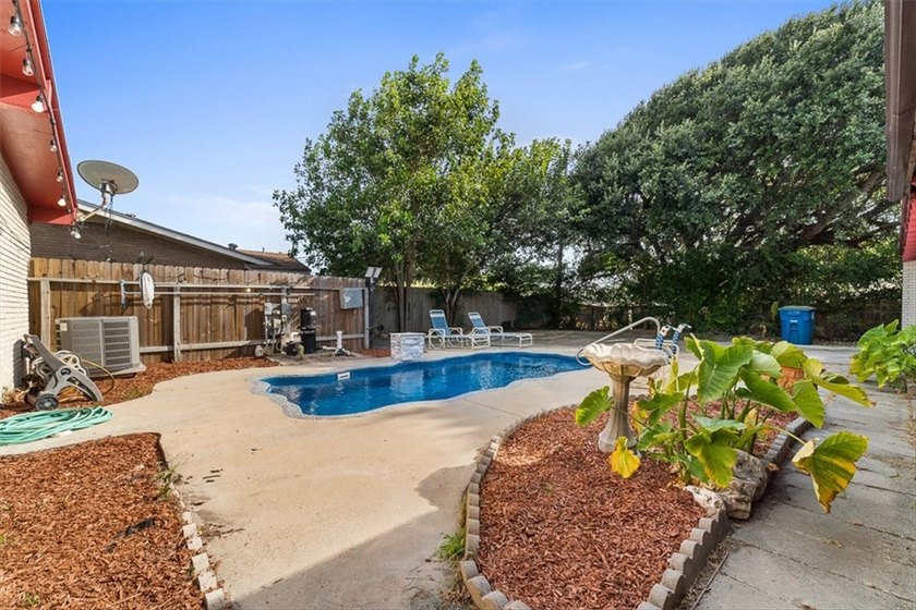 Located in the East Cliff area of Portland, Texas, this - photo 18