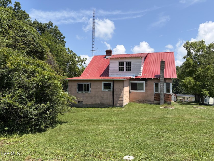 Don't miss this rare opportunity to own the mini farm you've - photo 9